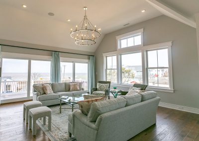 int-2019-08-900px-06