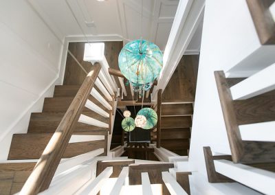 int-2019-08-900px-08