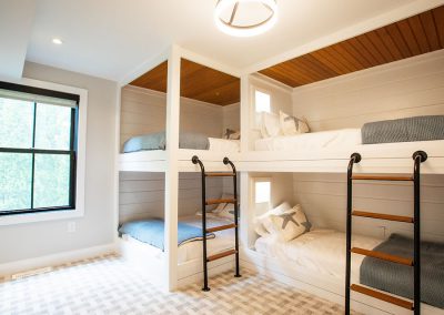 int-2020-08-900px-04